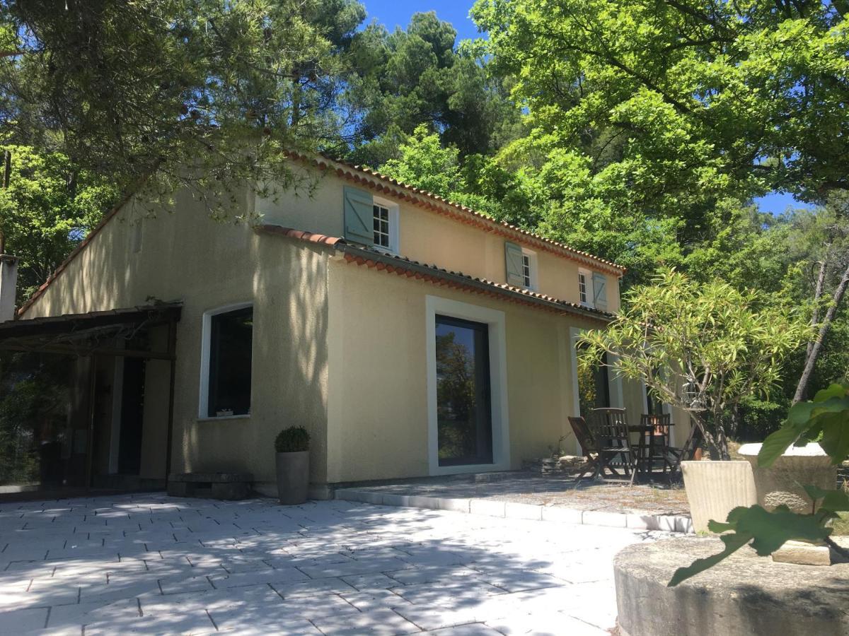 Villa De Carbonelle Pierrevert Bagian luar foto